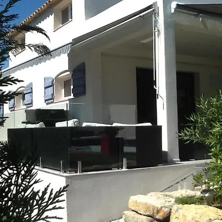 빌라 De Style Moderne 3 *