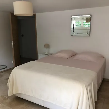 빌라 De Style Moderne 3 *